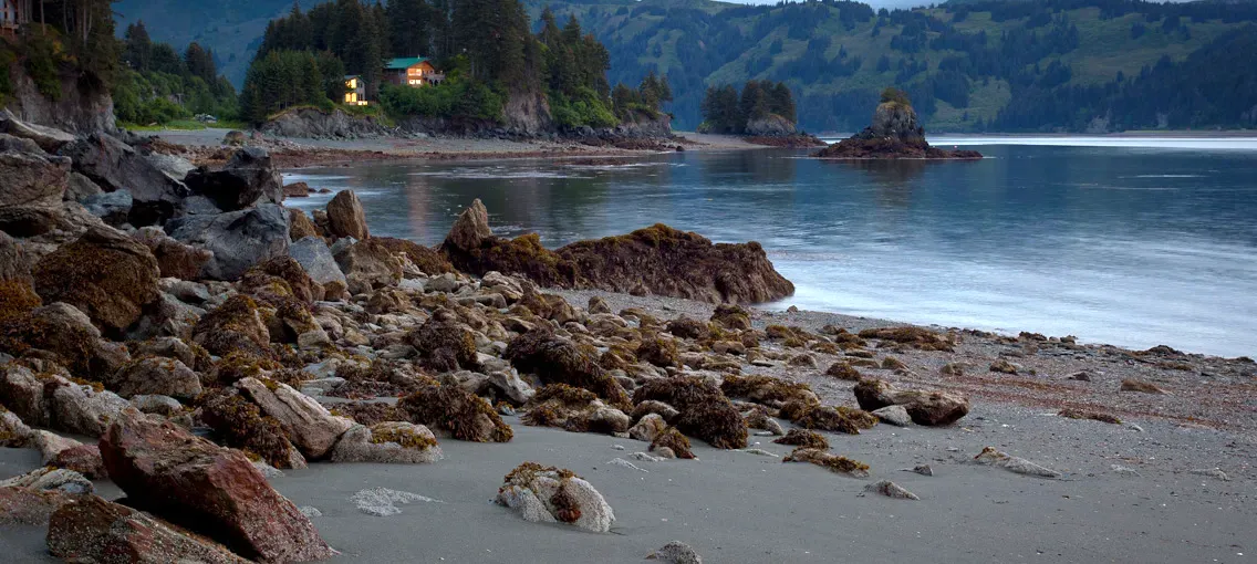 Sea Parrot Inn: Cozy Hotel in Alaska for Outdoor Adventures.